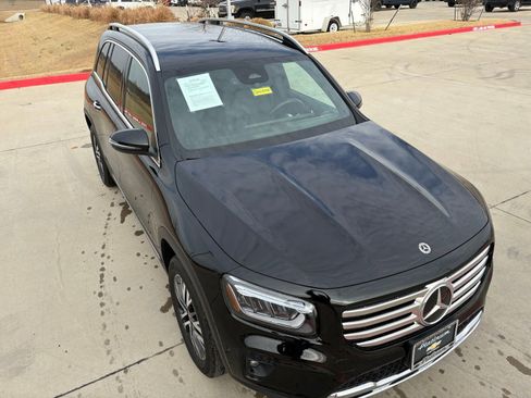 Used 2025 Mercedes-Benz GLB 250 4MATIC image 10