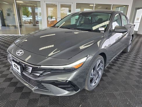 New 2026 Hyundai Elantra Limited FWD image 7