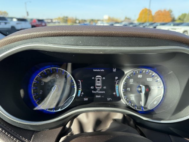 Used 2021 Chrysler Pacifica Touring-L w/ Uconnect Theater Family Group FWD image 22