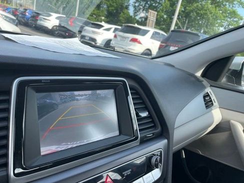 Used 2018 Hyundai Sonata SE FWD image 15