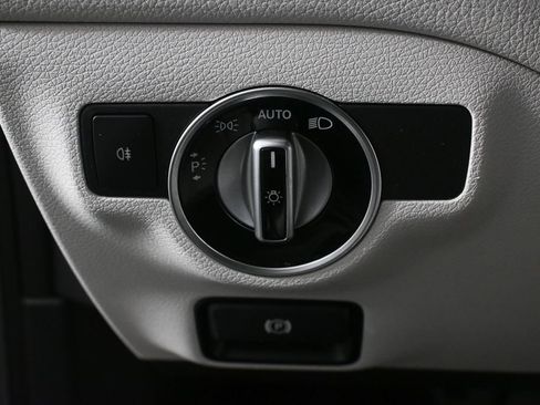 Used 2015 Mercedes-Benz CLA 250 image 8