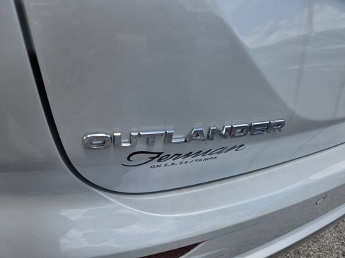 Used 2024 Mitsubishi Outlander SEL FWD image 10