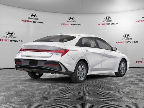 New 2026 Hyundai Elantra SEL Sport image 2
