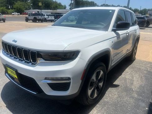 Used 2024 Jeep Grand Cherokee Limited 4xe AWD/4WD image 6