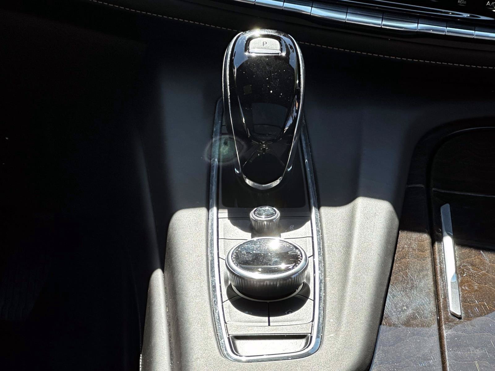 Used 2024 Cadillac Escalade Premium Luxury Platinum AWD/4WD image 24