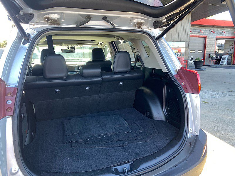 Used 2014 Toyota RAV4 Limited w/ Technology Package AWD/4WD image 7