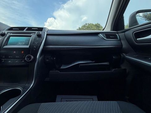 Used 2017 Toyota Camry LE FWD image 26