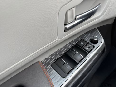 Certified 2024 Toyota Sienna XSE image 19