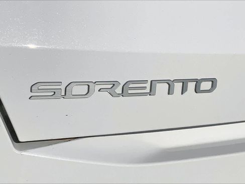 Certified 2025 Kia Sorento S image 60