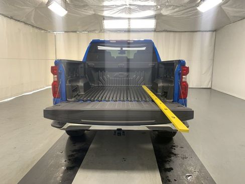 Used 2023 Chevrolet Silverado 1500 LT AWD/4WD image 22