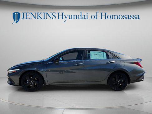 New 2026 Hyundai Elantra SEL Sport Premium FWD image 2