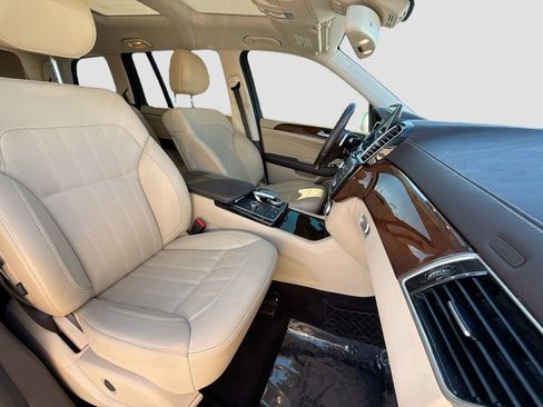 Used 2018 Mercedes-Benz GLS 450 4MATIC w/ Premium Package image 15