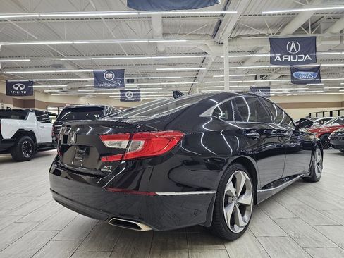 Used 2018 Honda Accord Touring image 6