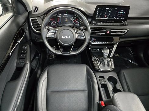 Used 2023 Kia Seltos SX image 17