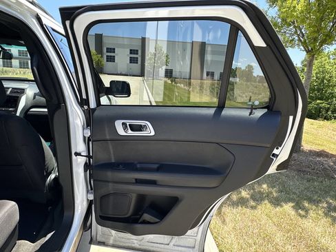 Used 2013 Ford Explorer XLT FWD image 14