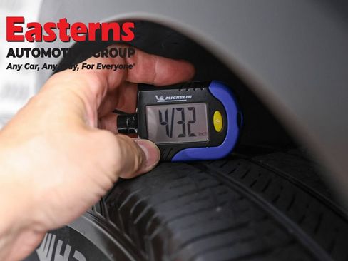 Used 2025 Chevrolet Trax LT FWD image 26