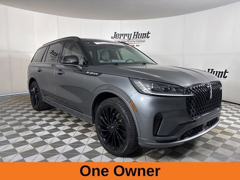 Used 2025 Lincoln Aviator Reserve w/ Equipment Group 201A AWD/4WD image 4