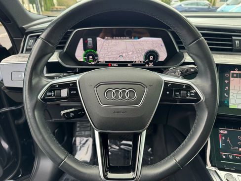 Used 2022 Audi e-tron Chronos w/ Chronos Package image 32