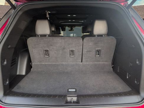 Used 2023 Chevrolet Traverse High Country image 24