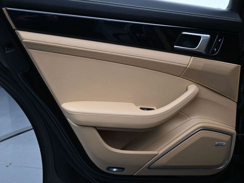 Used 2018 Porsche Panamera 4S w/ Premium Package Plus image 18