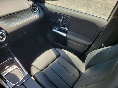 Used 2025 Mercedes-Benz GLA 250 image 13