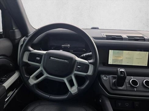 Used 2023 Land Rover Defender 110 X-Dynamic SE image 17