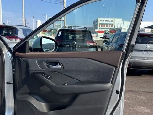 Certified 2023 Nissan Rogue SV image 14