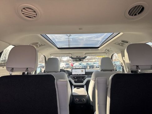 New 2026 Ford Explorer Platinum w/ LUX Leather Package image 23