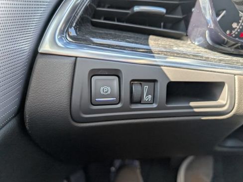 Used 2021 Cadillac XT5 Premium Luxury AWD/4WD image 17