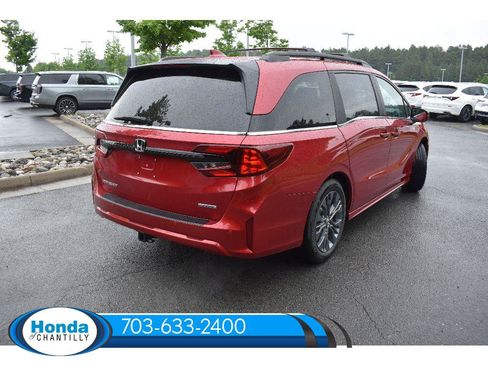 New 2026 Honda Odyssey Touring image 7