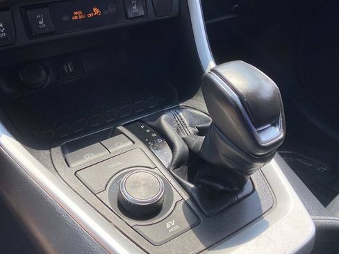 Used 2023 Toyota RAV4 XLE Premium AWD/4WD image 40