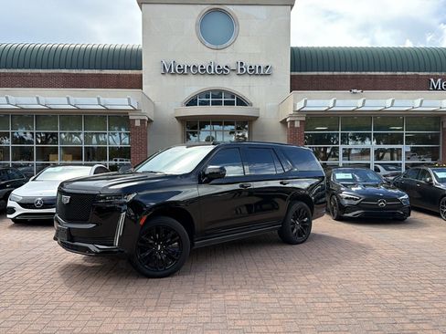 Used 2022 Cadillac Escalade Sport Platinum w/ Heavy-Duty Trailer Package AWD/4WD image 2