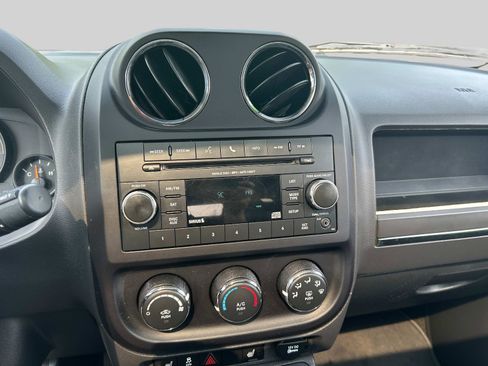 Used 2016 Jeep Patriot High Altitude image 23