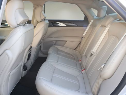 Used 2019 Lincoln MKZ Reserve image 12