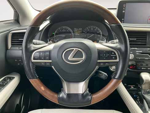 Used 2022 Lexus RX 350L Premium image 17