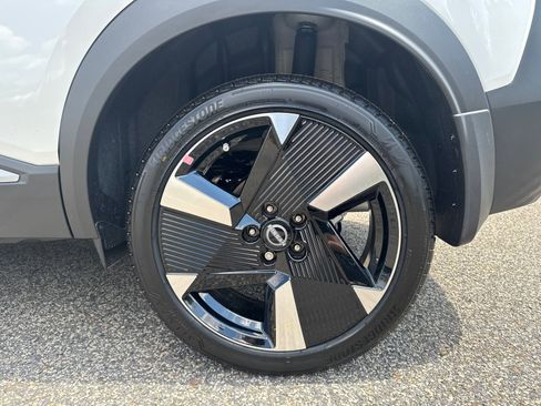 New 2025 Nissan Kicks SR w/ Illumination Package image 19