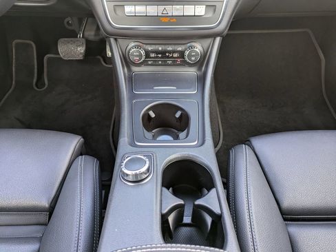 Used 2018 Mercedes-Benz CLA 250 image 16