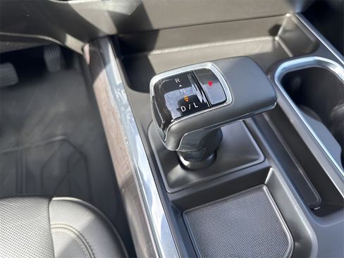 Used 2023 Chevrolet Silverado 1500 LTZ image 17