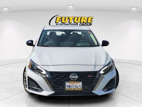 Used 2024 Nissan Altima 2.0 SR image 2