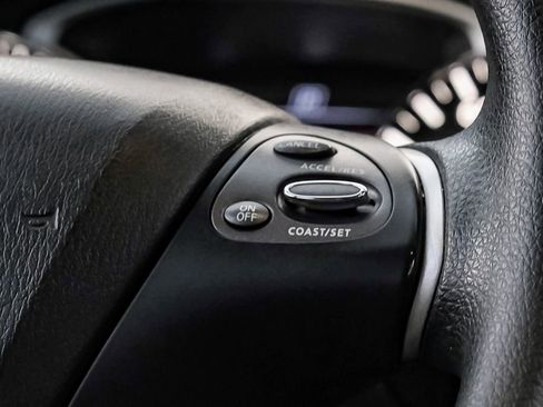 Used 2020 Nissan Pathfinder S image 17