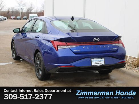 Used 2022 Hyundai Elantra Blue image 24