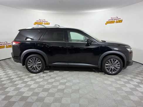 Used 2023 Nissan Pathfinder SL w/ SL Premium Package FWD image 7