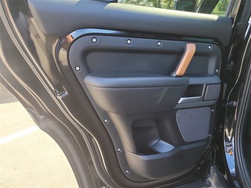 Used 2020 Land Rover Defender 110 X image 9