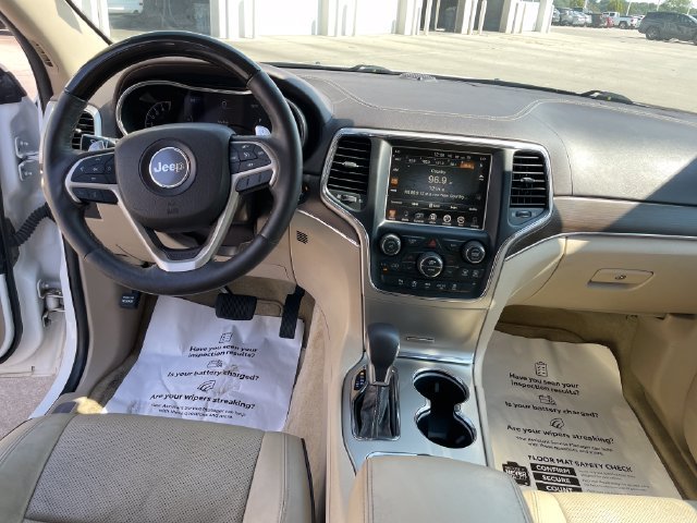 Used 2017 Jeep Grand Cherokee Overland AWD/4WD image 15