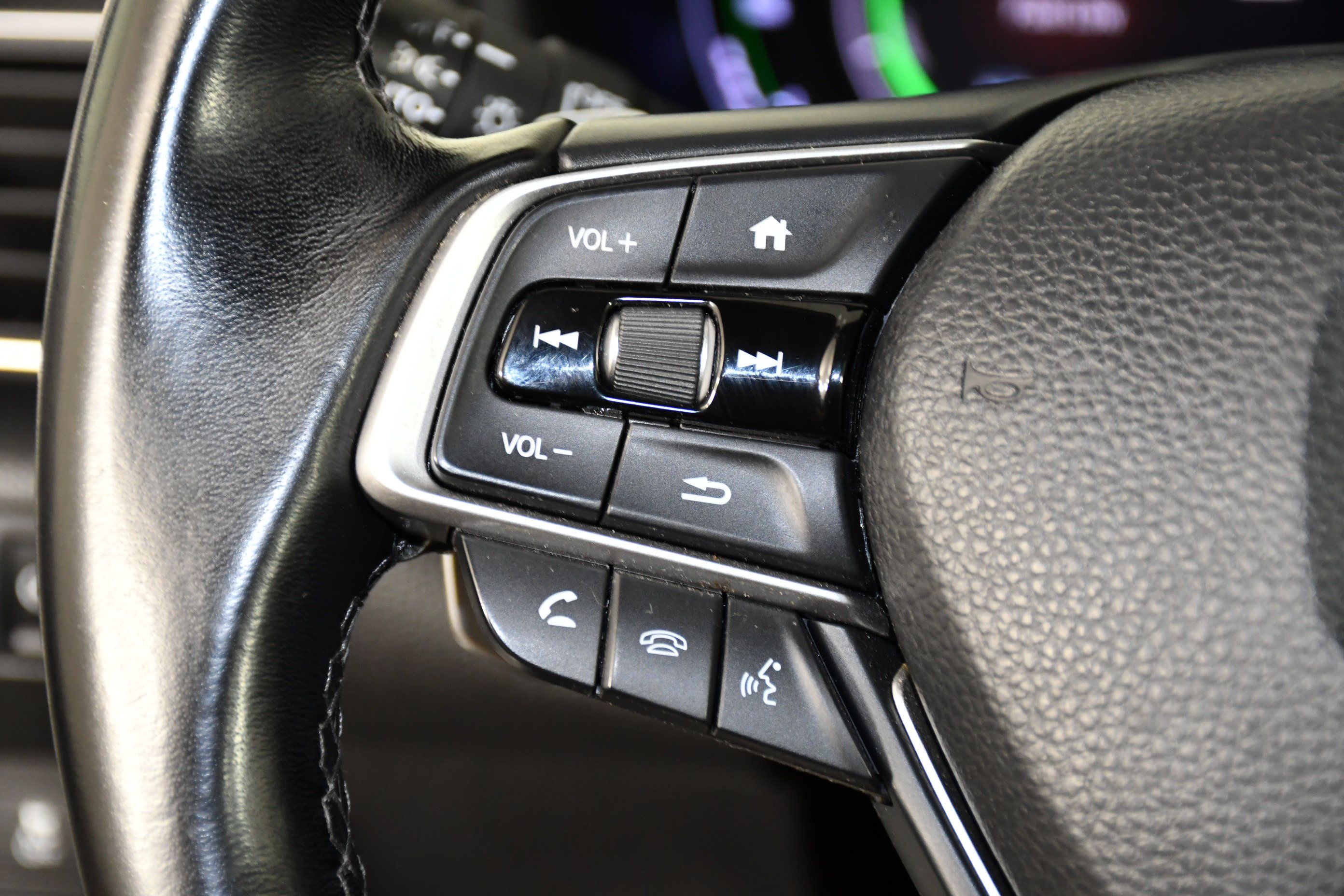 Used 2018 Honda Accord Touring image 19