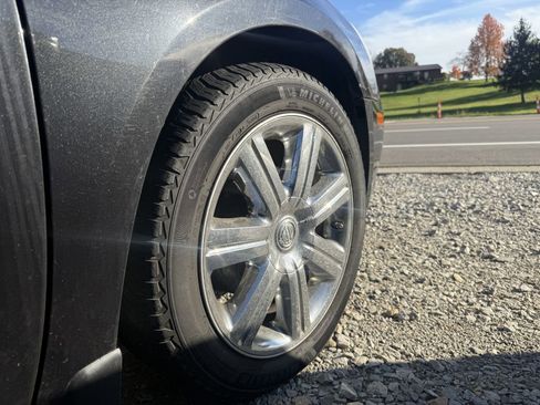 Used 2010 Chrysler Sebring Limited image 12