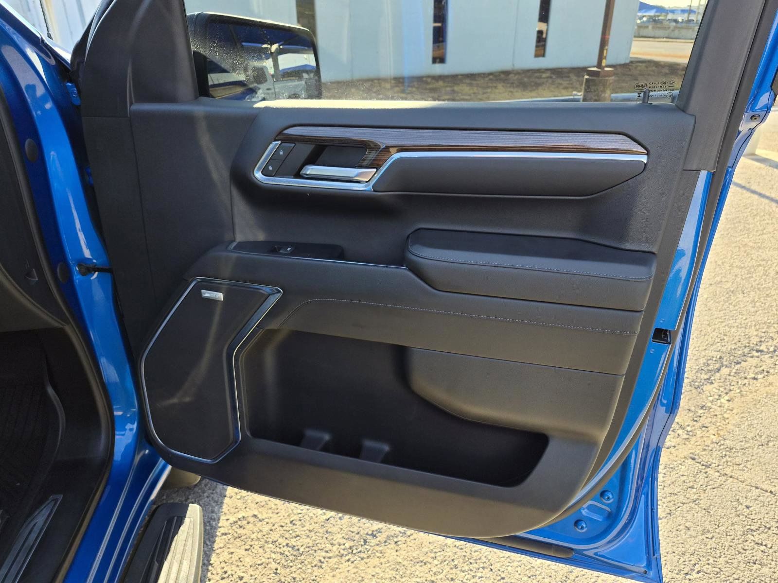 Used 2022 Chevrolet Silverado 1500 RST AWD/4WD image 9