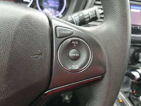 Used 2022 Honda HR-V LX image 17
