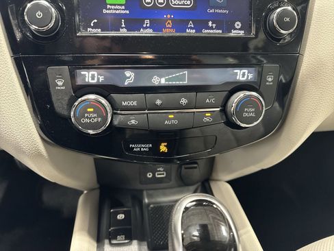Certified 2022 Nissan Rogue Sport SL AWD/4WD image 16