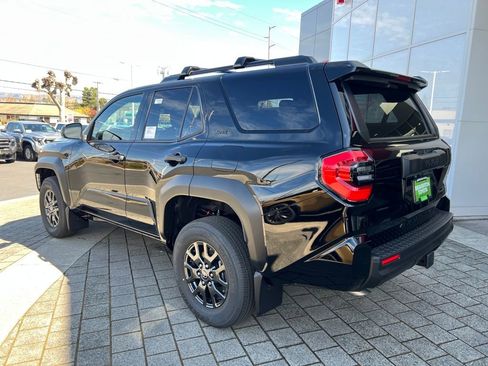 New 2026 Toyota 4Runner SR5 image 3